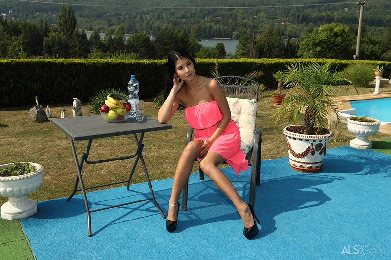 Диночка, 23 года, 5 размер груди